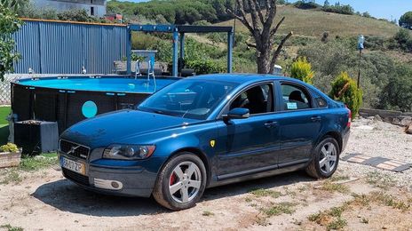 Volvo S40 • 2005 • 250,000 km