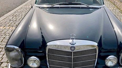 Mercedes-Benz S • 1960 • 90,000 km