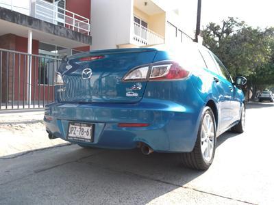 Mazda 3 • 2013 • 70,000 km