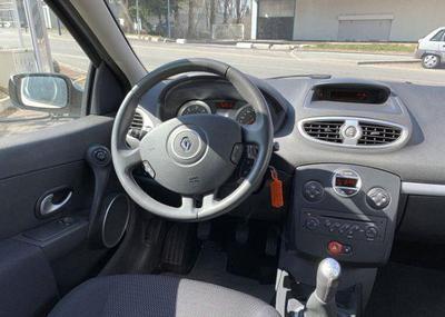 Renault Clio • 2007 • 127,700 km