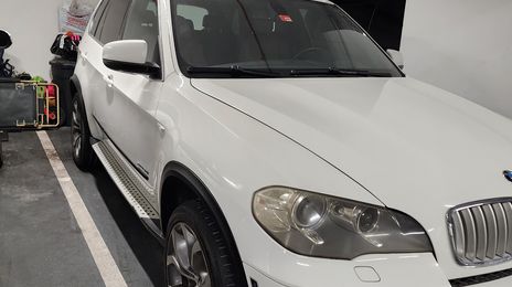 BMW X5 • 2012 • 263,000 km