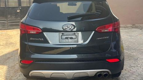 Hyundai Santa Fe • 2022 • 30,000 km