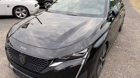 Peugeot 308 • 2022 • 15,500 km
