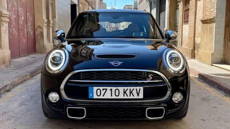 MINI Cooper S • 2018 • 70,000 km