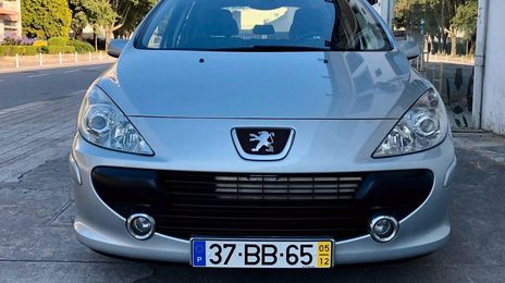 Peugeot 307 • 2005 • 190,000 km