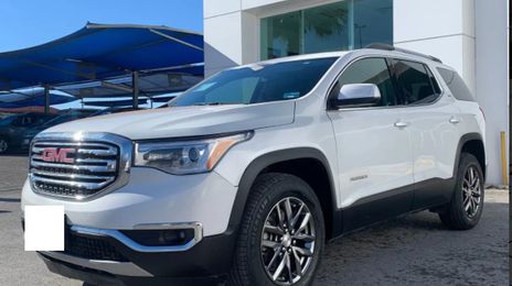 GMC Acadia • 2018 • 90,000 km