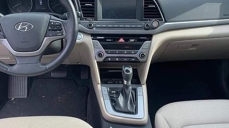 Hyundai Elantra • 2018 • 33,000 km