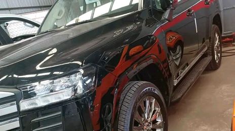 Toyota Land Cruiser • 2021 • 50,000 km