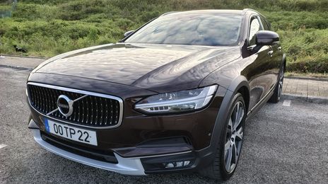 Volvo V90 Cross Country • 2017 • 105,000 km