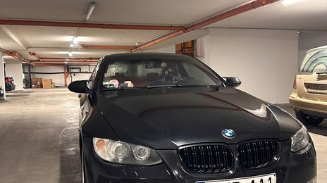 BMW 3 Series • 2009 • 250,000 km