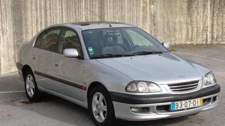 Toyota Avensis • 1999 • 250,000 km