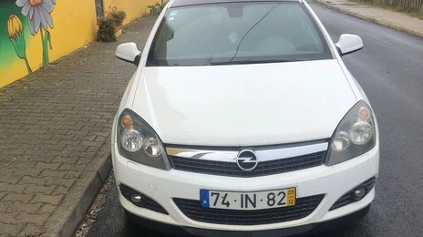 Opel Astra • 2009 • 163,000 km