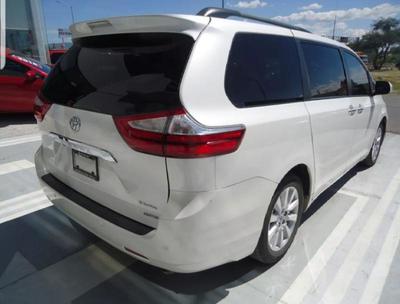 Toyota Hiace Van • 2015 • 35,000 km