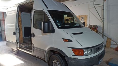 Isuzu Canter • 1999 • 164,000 km