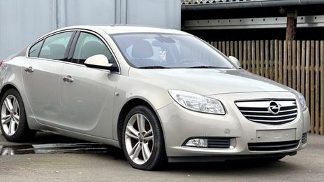 Opel Insignia • 2011 • 230,000 km