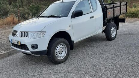 Mitsubishi L200 • 2011 • 237,000 km