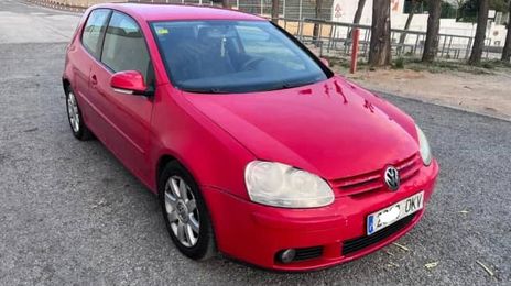 Volkswagen Golf • 2004 • 200,000 km