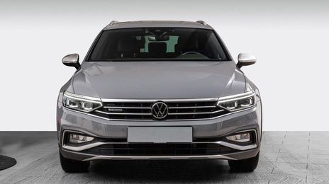 Volkswagen Passat • 2022 • 3,200 km