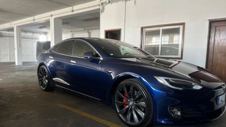 Tesla Model S • 2017 • 159,240 km