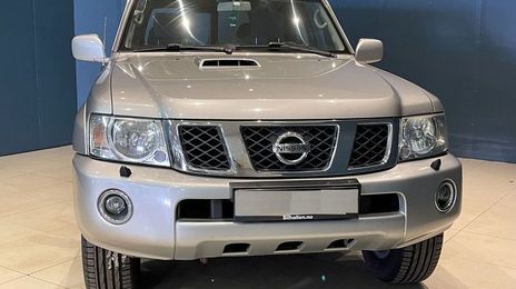 Nissan Patrol • 2008 • 222,000 km