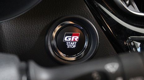 Toyota C-HR • 2022 • 11,000 km