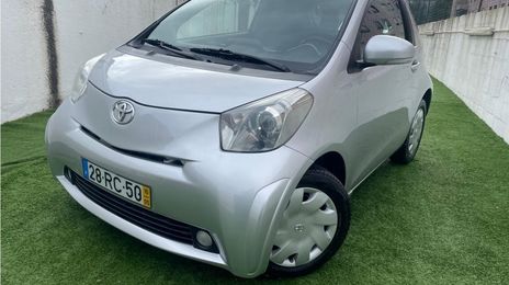 Toyota Auris • 2010 • 200,000 km