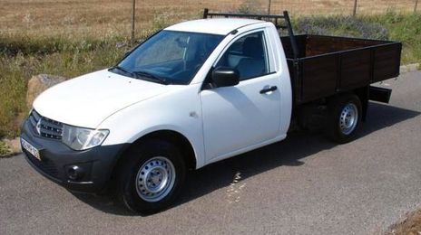 Mitsubishi L200 • 2012 • 200,000 km