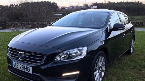 Volvo V60 • 2015 • 130,000 km