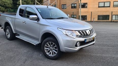 Mitsubishi L200 • 2015 • 290,000 km