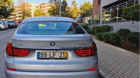 BMW 5 Series • 2011 • 236,000 km