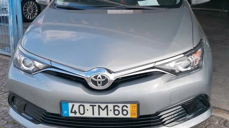Toyota Auris • 2017 • 99,999 km