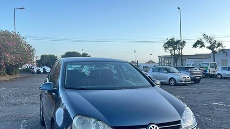 Volkswagen Golf • 2009 • 199,000 km