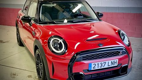 MINI Cooper S • 2021 • 30,000 km