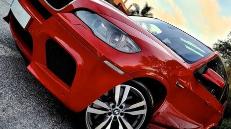 BMW X5 • 2010 • 129,900 km