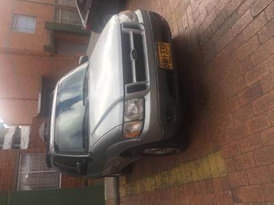 Ford Explorer • 2003 • 86,000 km