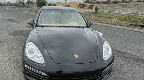 Porsche Cayenne • 2014 • 102,000 km