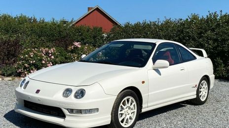 Honda Integra • 1998 • 99,000 km