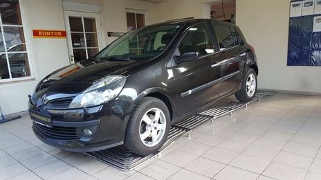 Renault Clio • 2006 • 148,000 km