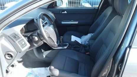 Volvo V50 • 2007 • 181,000 km