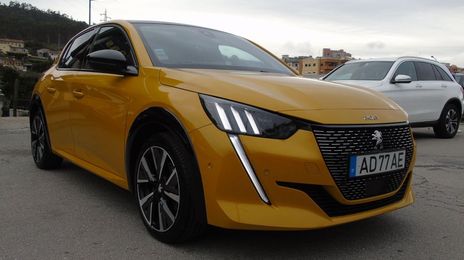 Peugeot 2008 • 2020 • 40,000 km