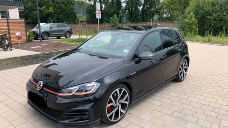 Volkswagen Golf • 2017 • 105,000 km