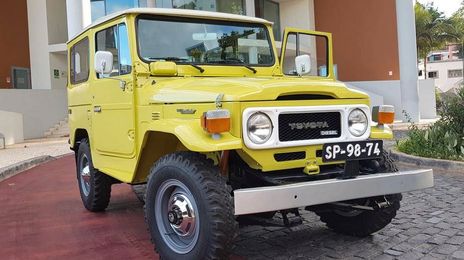 Toyota 4Runner • 1982 • 30,000 km