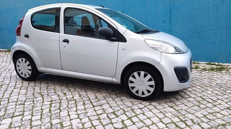 Peugeot 107 • 2012 • 87,000 km