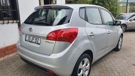 Kia Venga • 2010 • 182,000 km