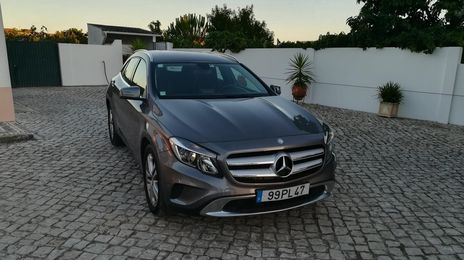 Mercedes-Benz GL-Class • 2015 • 150,000 km