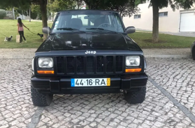 Jeep Cherokee • 2001 • 158,000 km