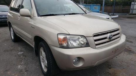 Toyota Highlander • 2005 • 10,000 mi