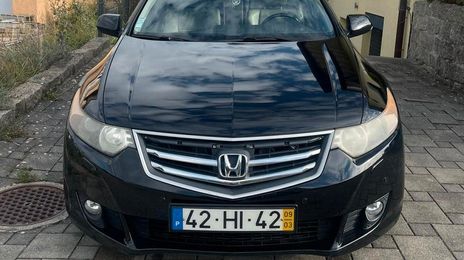 Honda Accord • 2009 • 250,000 km