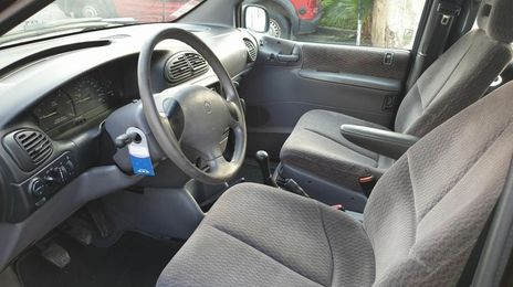 Chrysler Grand Voyager • 2000 • 200,000 km