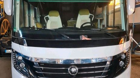 Nissan Np300 frontier • 2015 • 35,000 km